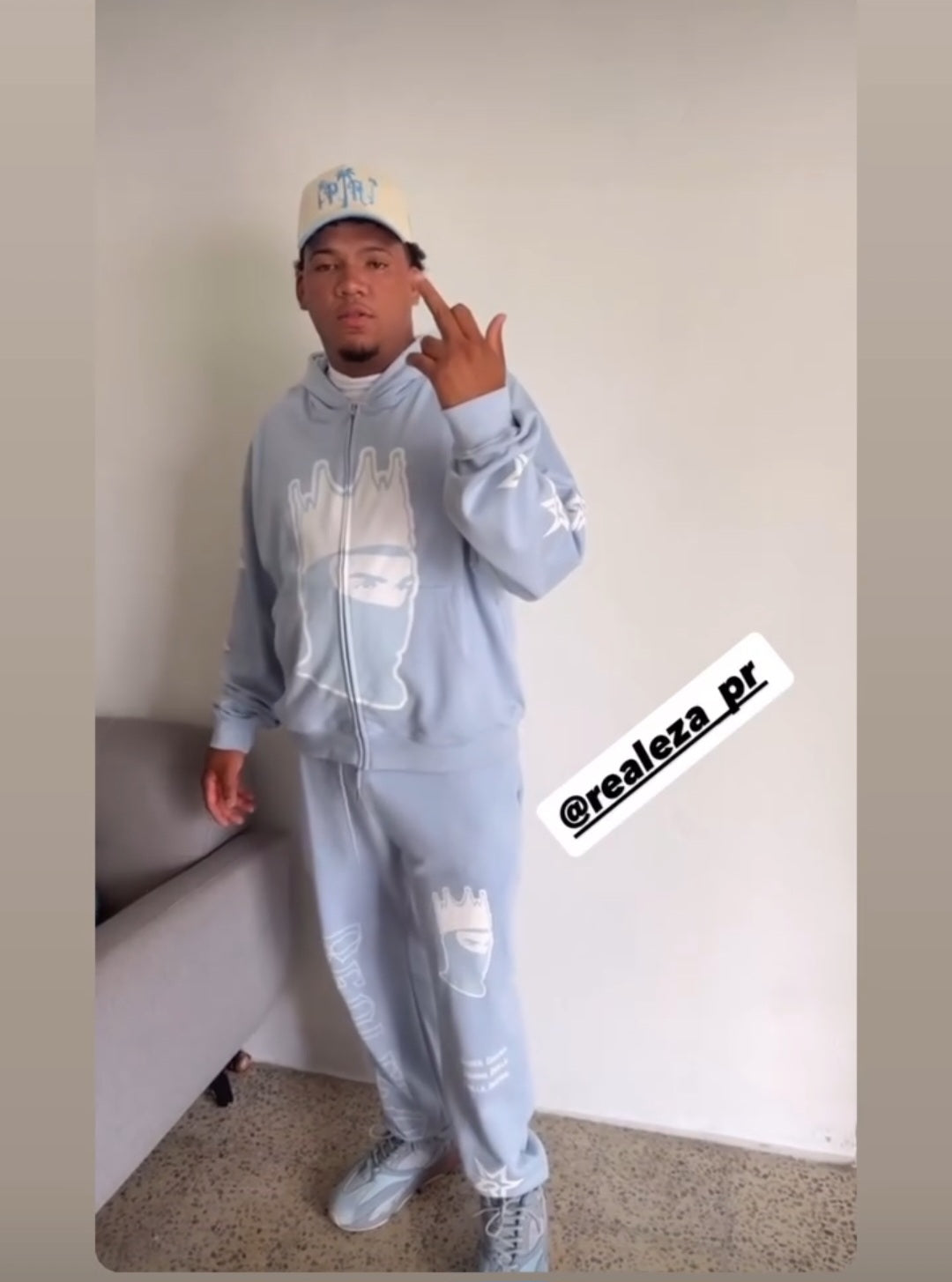 Tu corona hoodie set.